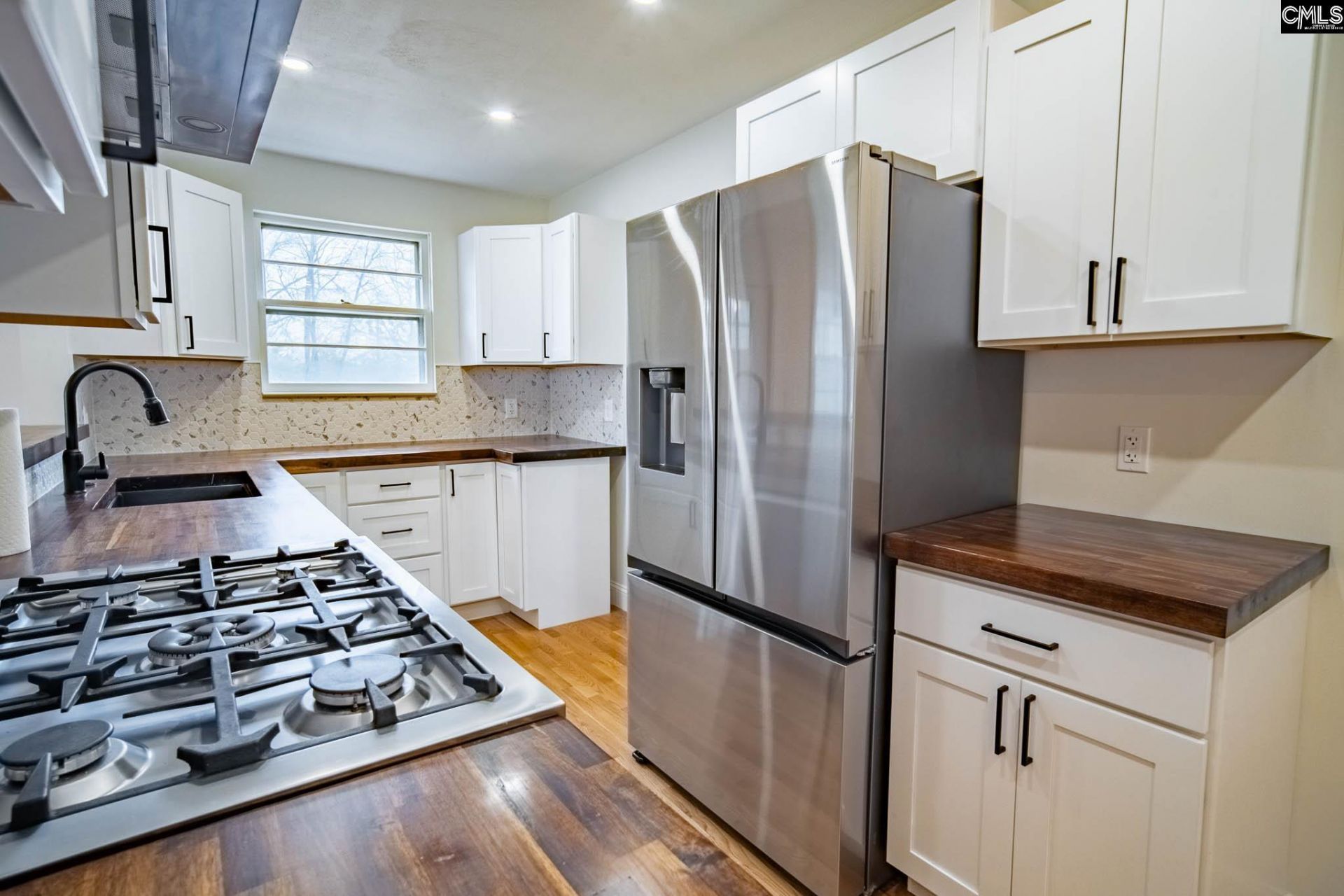 979 Airport Boulevard  Photo 9