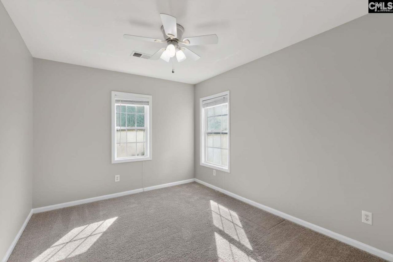 201 Caley Court  Photo 15