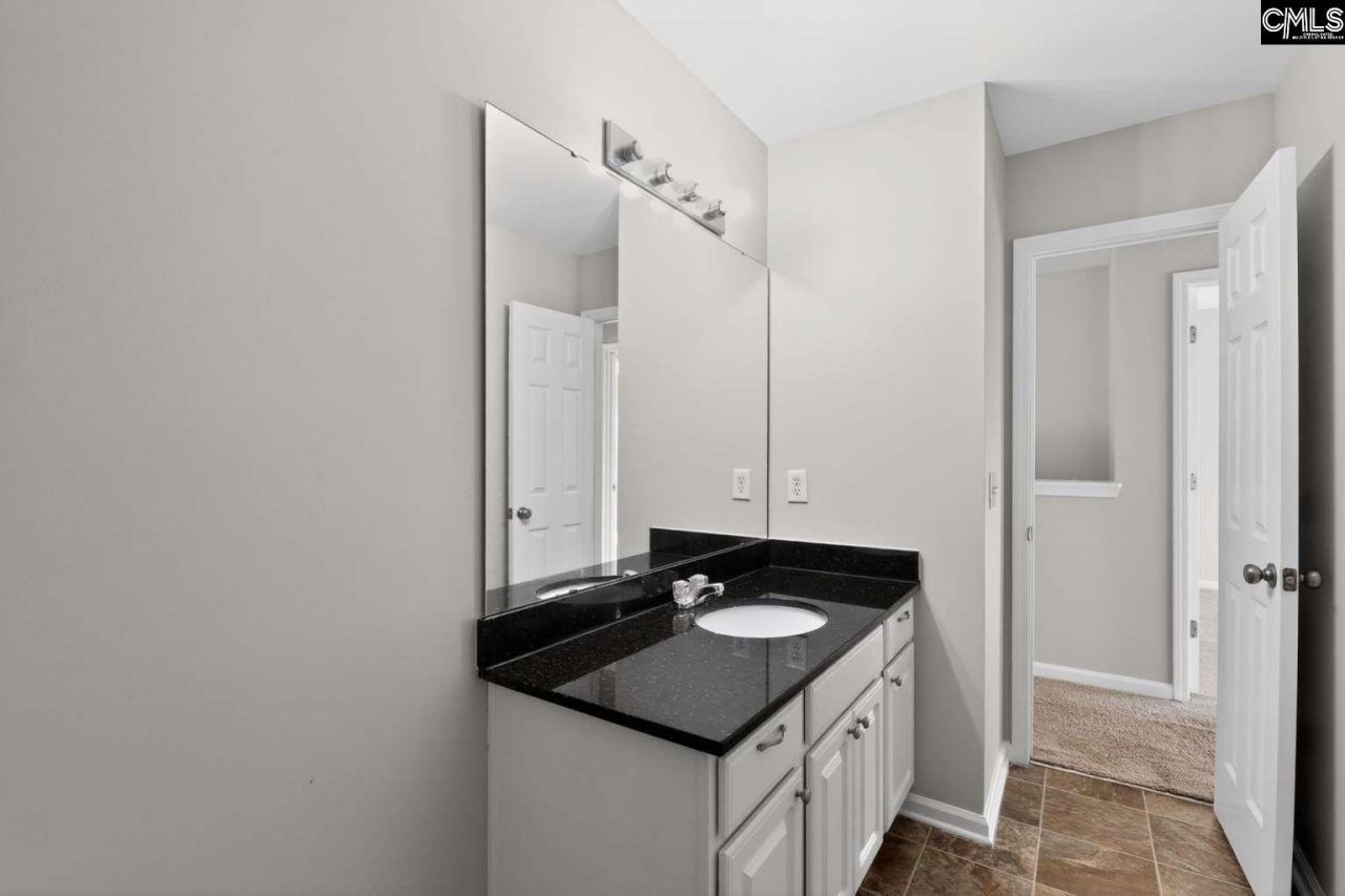 201 Caley Court  Photo 16