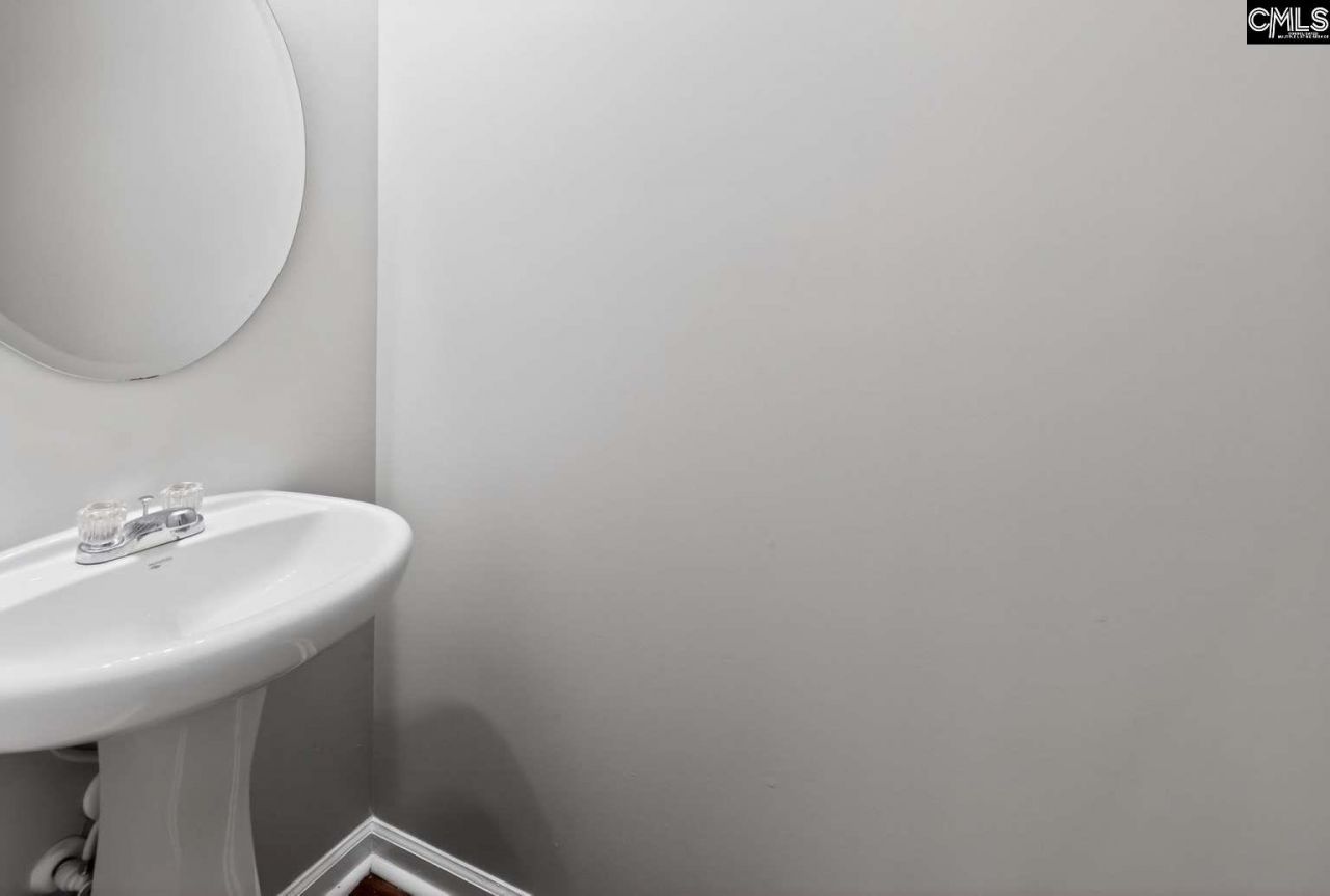 201 Caley Court  Photo 17