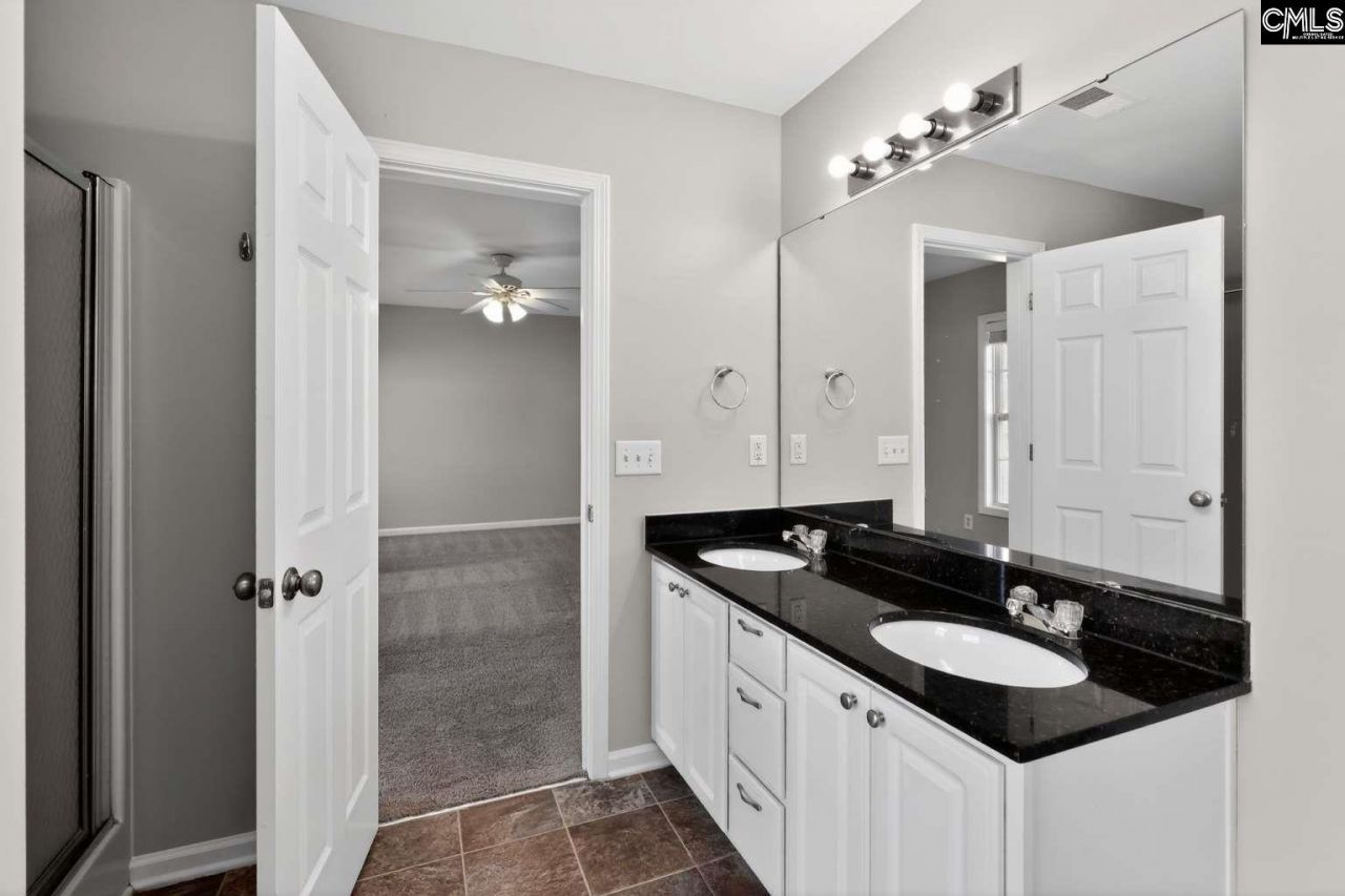 201 Caley Court  Photo 18