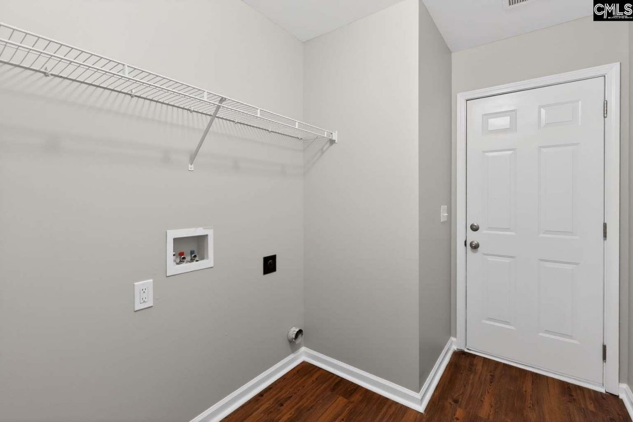 201 Caley Court  Photo 19