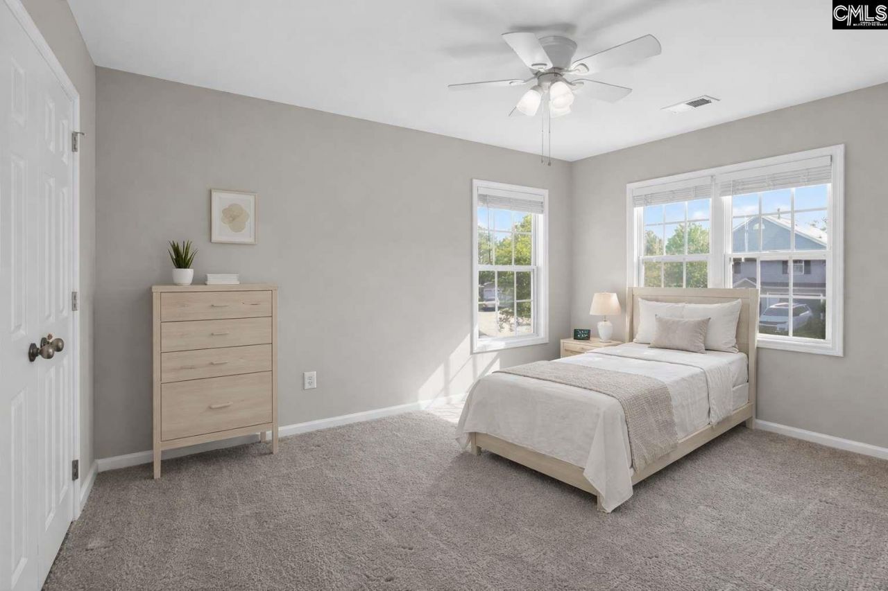 201 Caley Court  Photo 5