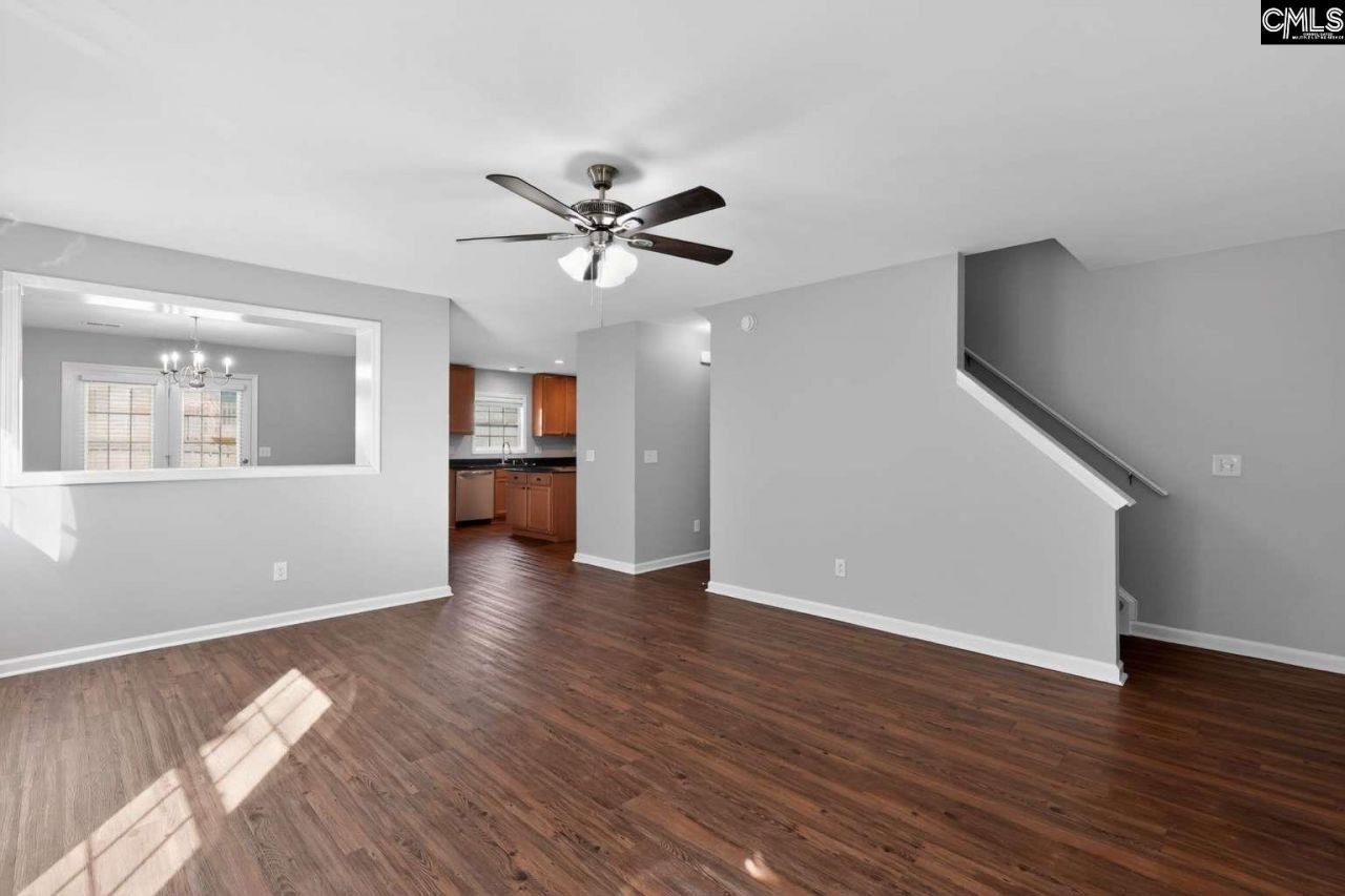 201 Caley Court  Photo 8