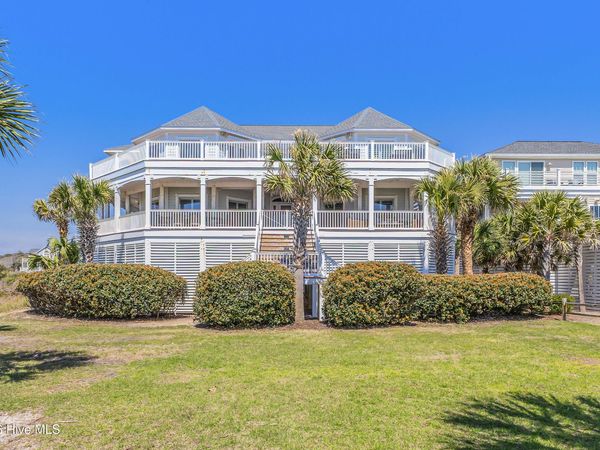 121 SE 67th Street , Oak Island, NC 28465