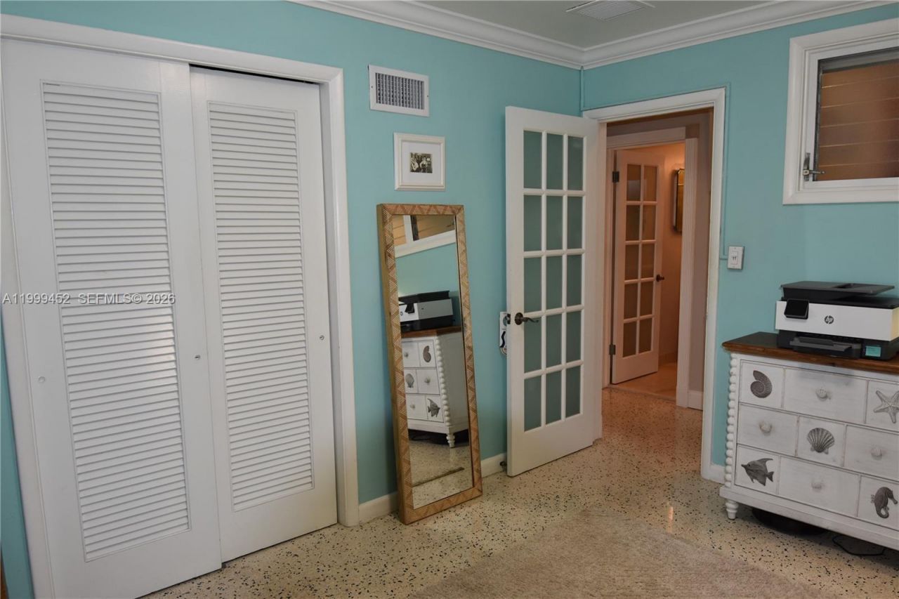 200 Blossom Ln , Palm Beach Shores, FL 33404 Photo