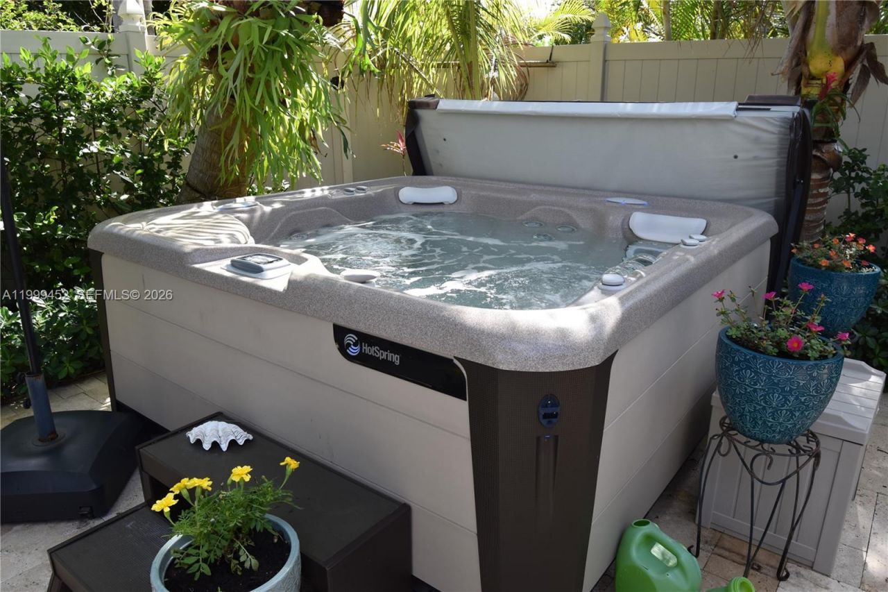 200 Blossom Ln , Palm Beach Shores, FL 33404 Photo