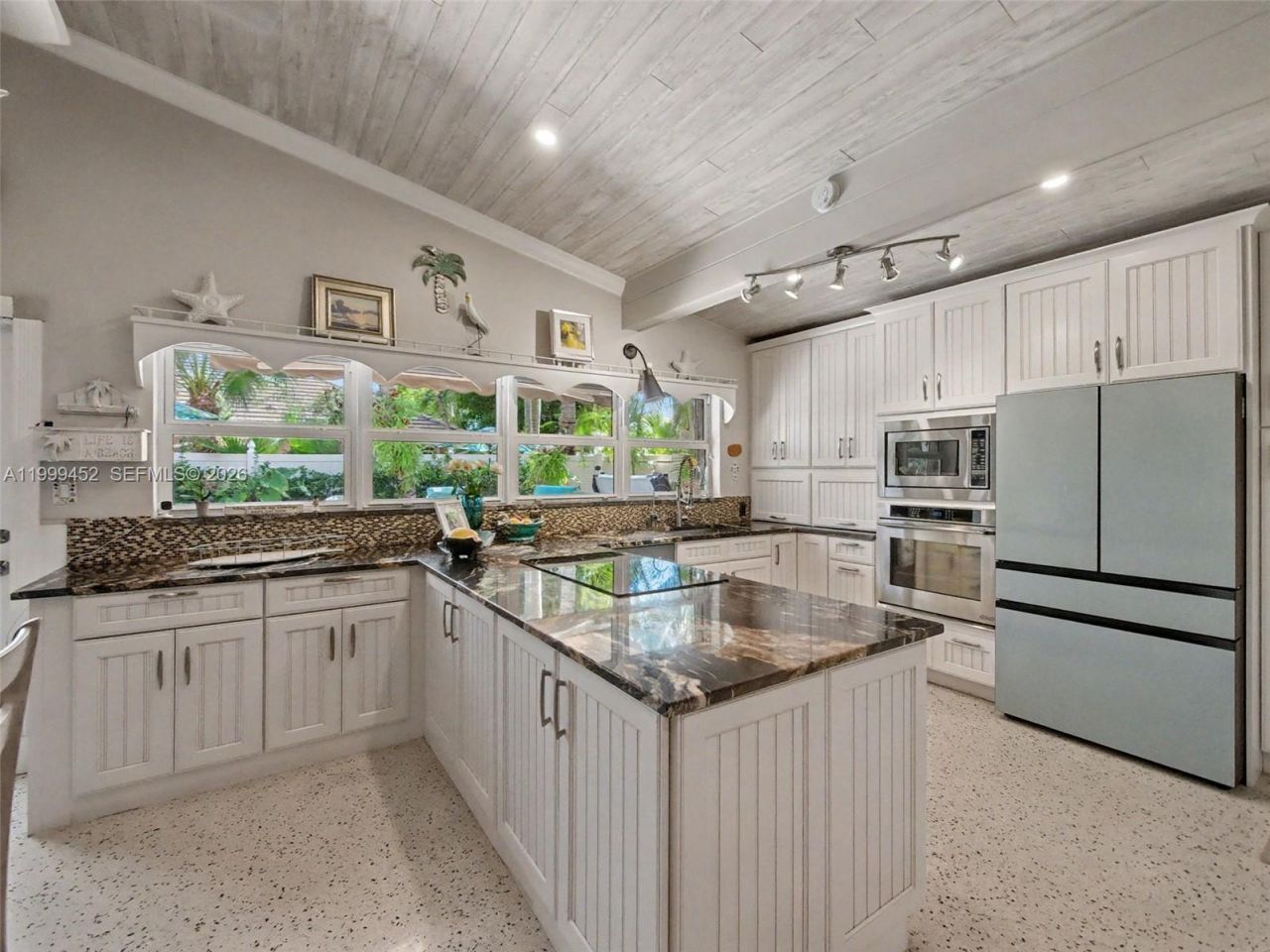200 Blossom Ln, Palm Beach Shores, FL 33404 Photo
