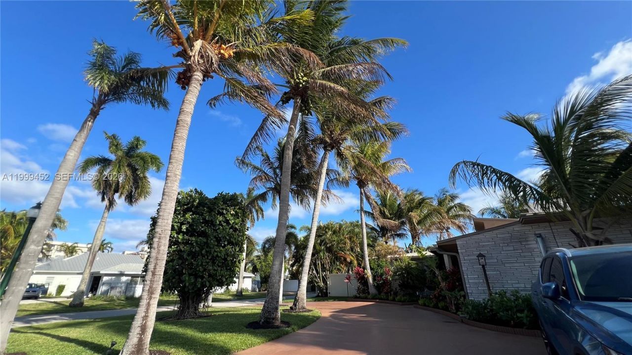 200 Blossom Ln , Palm Beach Shores, FL 33404 Photo