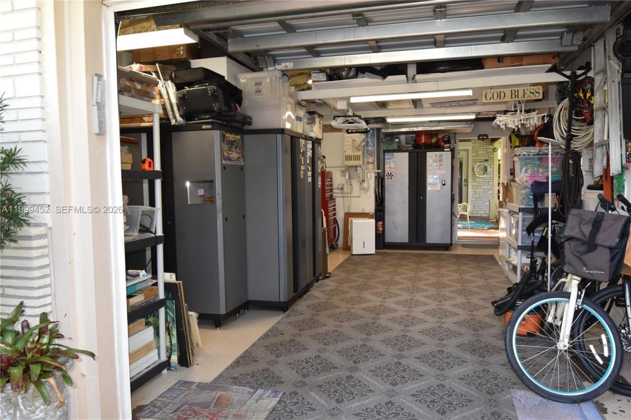 200 Blossom Ln , Palm Beach Shores, FL 33404 Photo