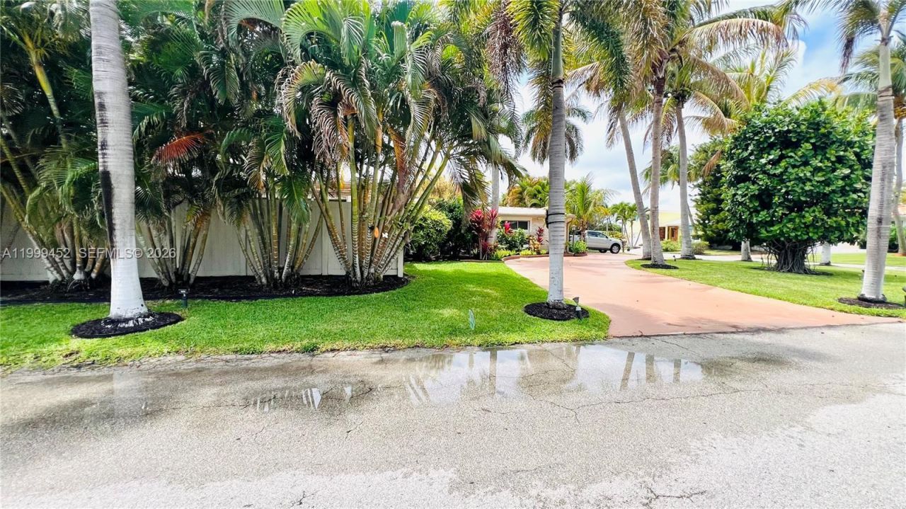 200 Blossom Ln , Palm Beach Shores, FL 33404 Photo