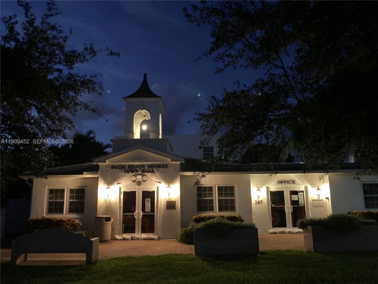 200 Blossom Ln , Palm Beach Shores, FL 33404 Photo