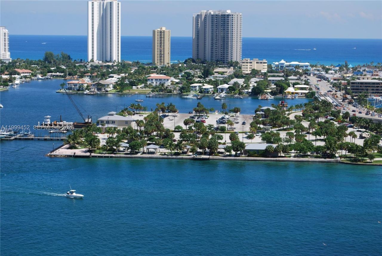 200 Blossom Ln , Palm Beach Shores, FL 33404 Photo