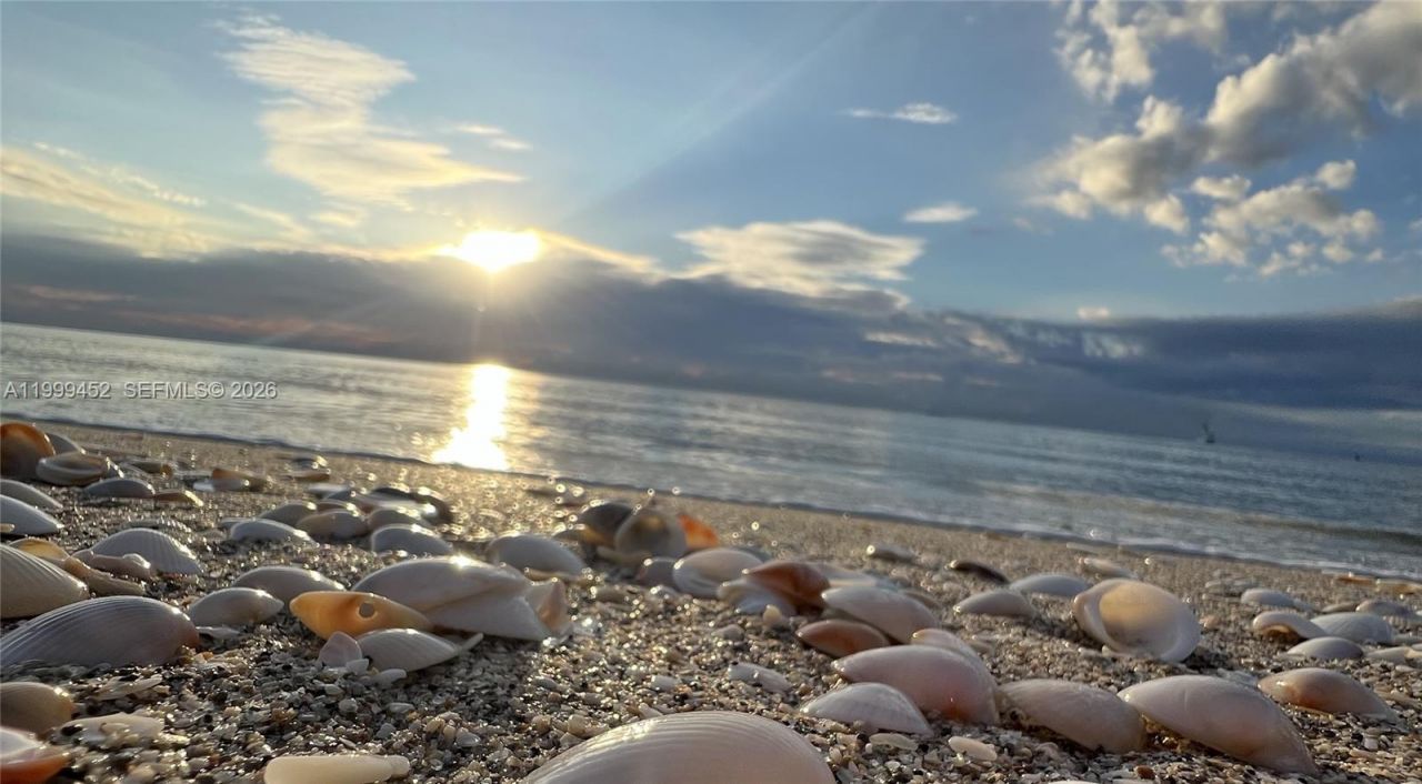 200 Blossom Ln , Palm Beach Shores, FL 33404 Photo