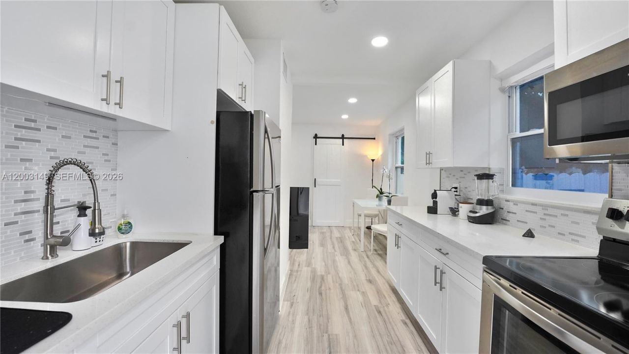 1441 NE 154th Ter, North Miami Beach, FL 33162 Photo