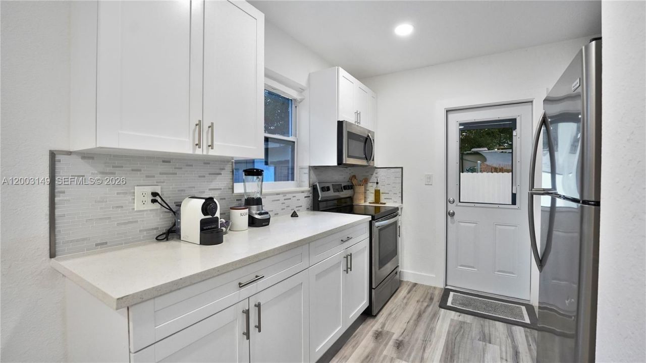 1441 NE 154th Ter, North Miami Beach, FL 33162 Photo