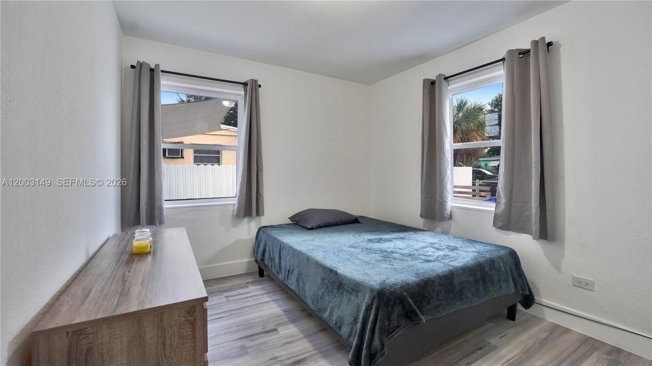 1441 NE 154th Ter, North Miami Beach, FL 33162 Photo