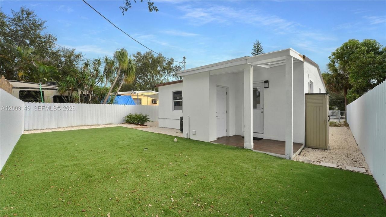 1441 NE 154th Ter, North Miami Beach, FL 33162 Photo