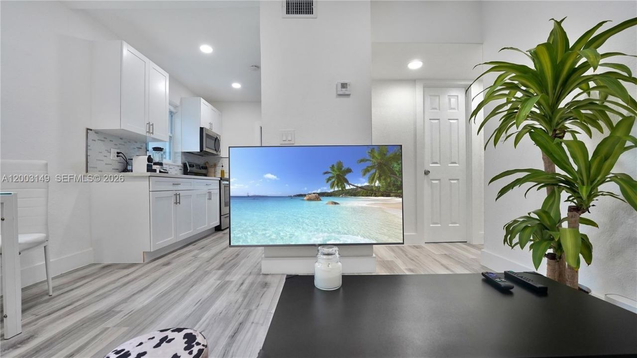 1441 NE 154th Ter, North Miami Beach, FL 33162 Photo