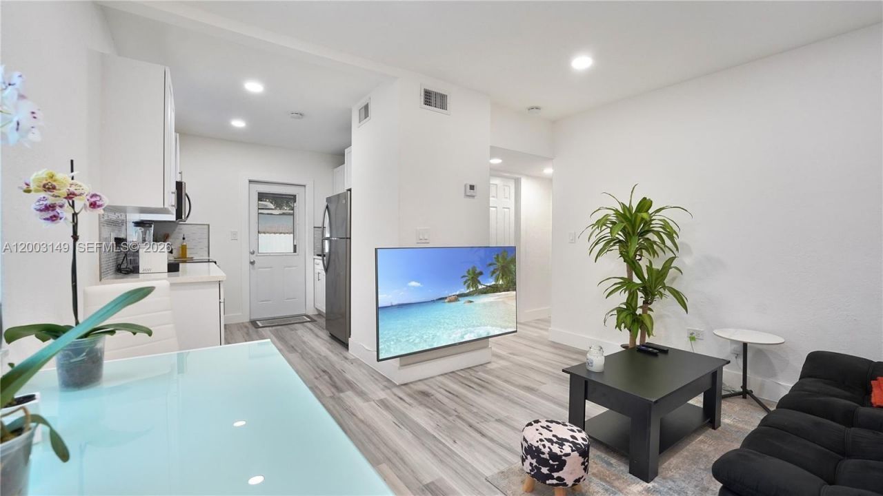 1441 NE 154th Ter, North Miami Beach, FL 33162 Photo