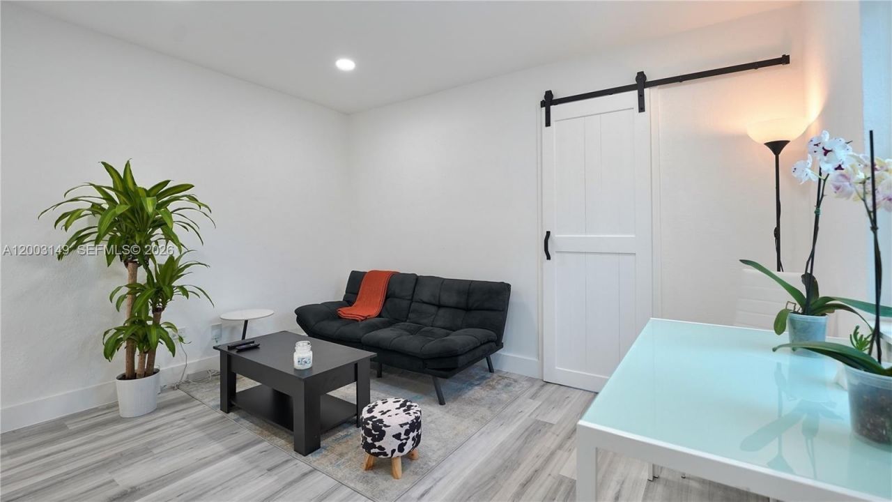 1441 NE 154th Ter, North Miami Beach, FL 33162 Photo