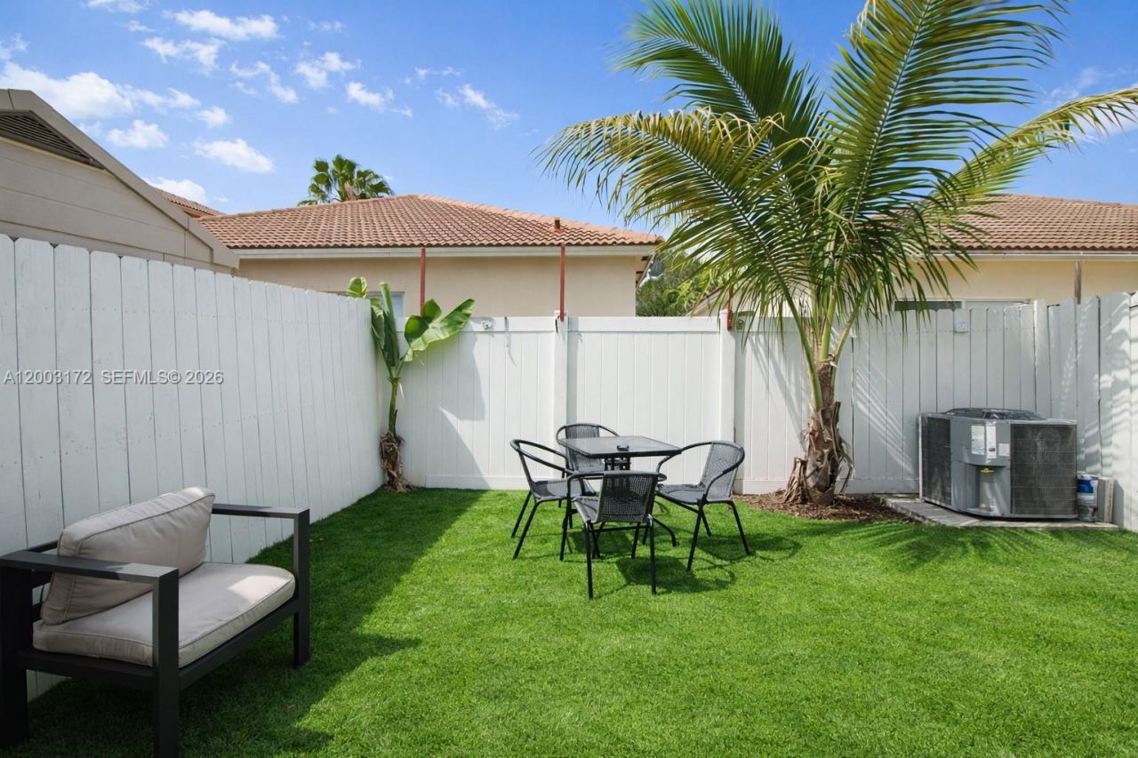 2264 NE 42nd Cir , Homestead, FL 33033 Photo
