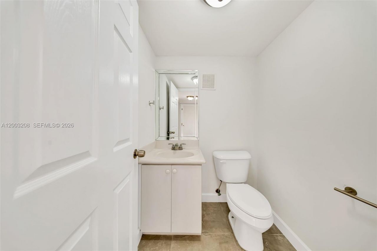 2610 W 76th St , Unit 106, Hialeah, FL 33016 Photo