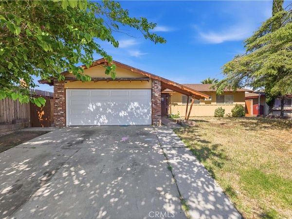 38447 2nd E, Palmdale, CA 93550