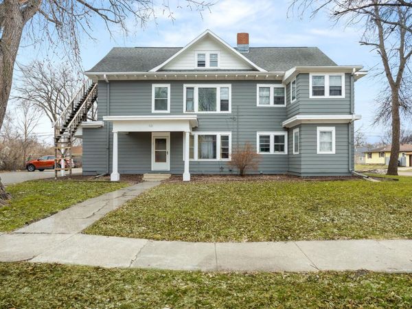 826 21st Street S, Fargo, ND 58103