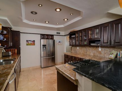 2630 Land Park Dr, Sacramento, CA 95818 Photo