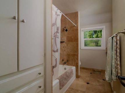 2630 Land Park Dr, Sacramento, CA 95818 Photo