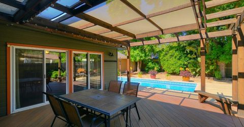 2630 Land Park Dr, Sacramento, CA 95818 Photo