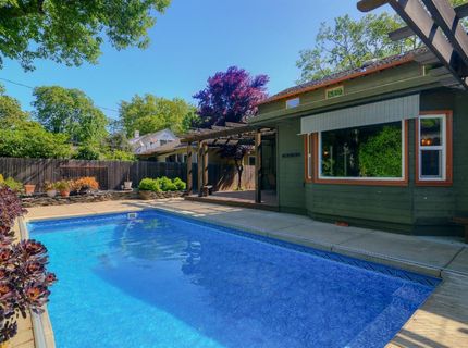 2630 Land Park Dr, Sacramento, CA 95818 Photo