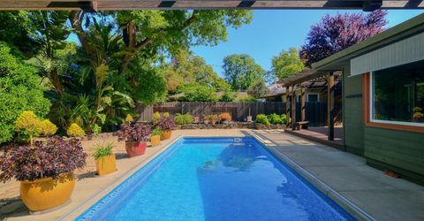 2630 Land Park Dr, Sacramento, CA 95818 Photo