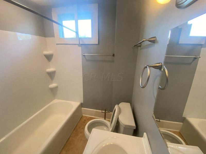 484 E Columbus Street , Columbus, OH 43206 Photo 9