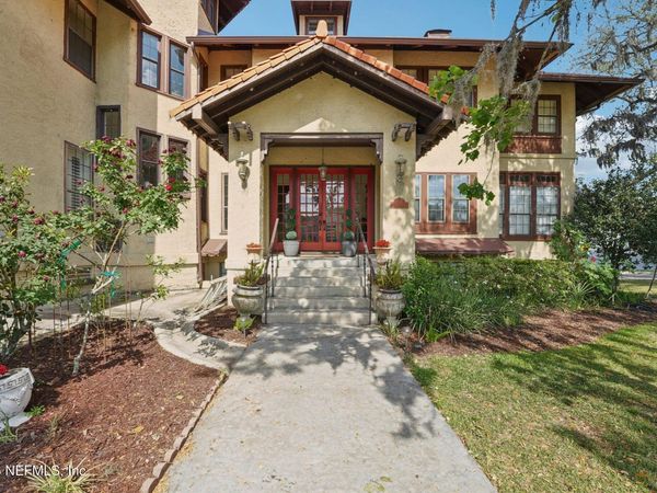 212 ST JOHNS Avenue, Unit 201, Green Cove Springs, FL 32043