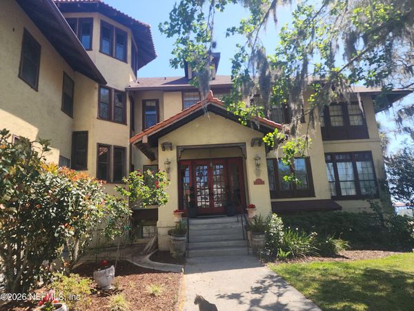 212 ST JOHNS Avenue, Unit 201, Green Cove Springs, FL 32043