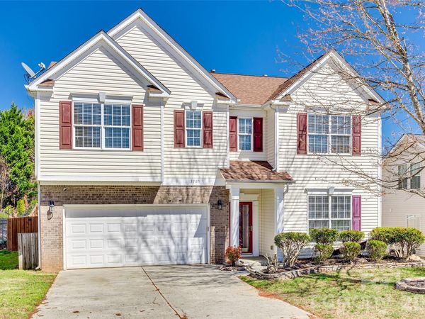 3725 Planters Watch Drive, Charlotte, NC 28278