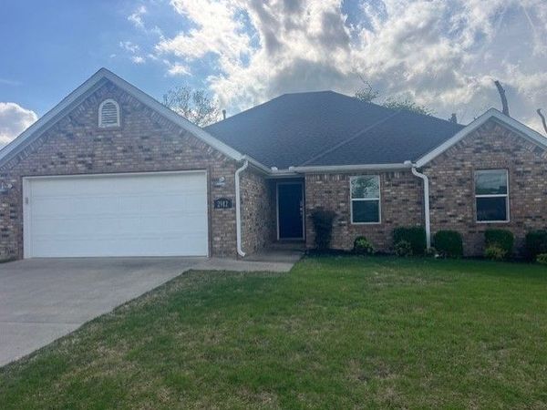 2912 S 21st Street, Rogers, AR 72758