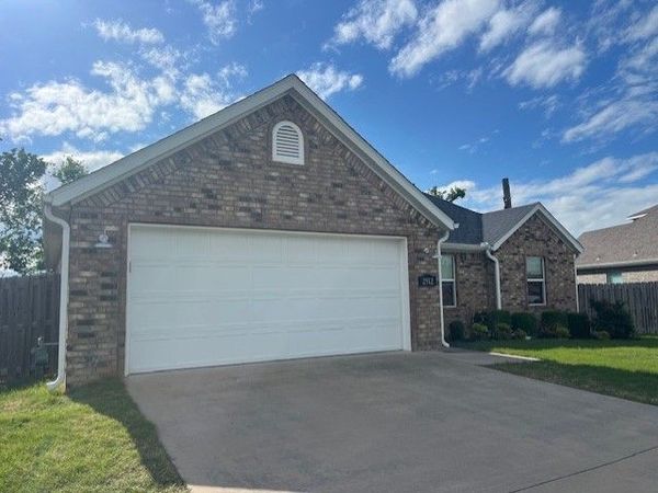 2912 S 21st Street, Rogers, AR 72758