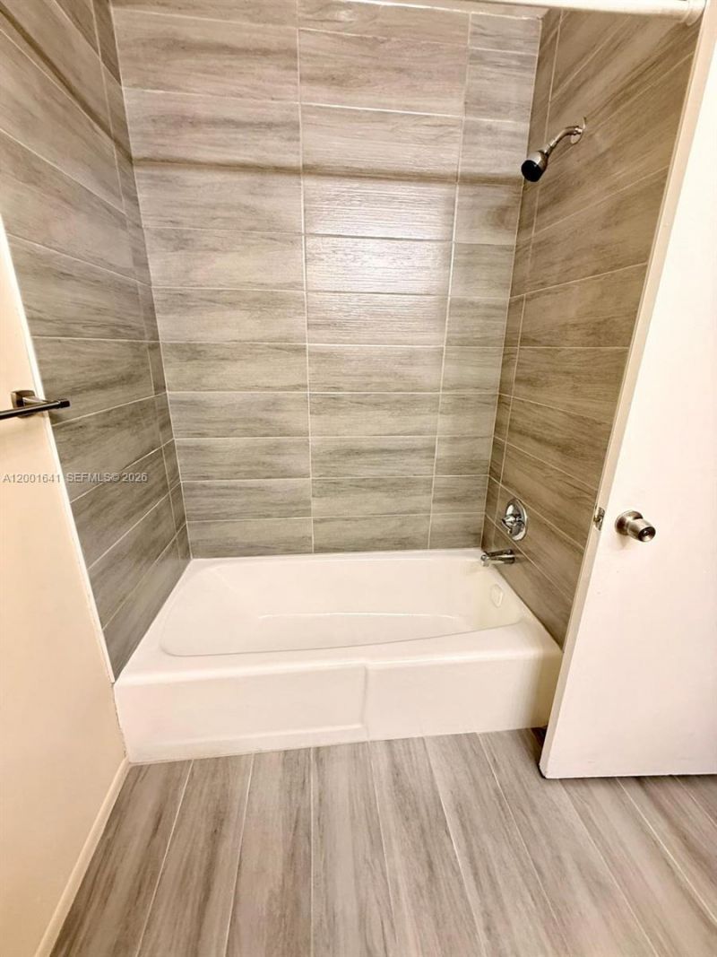 3301 Raleigh St , Unit 4D, Hollywood, FL 33021 Photo