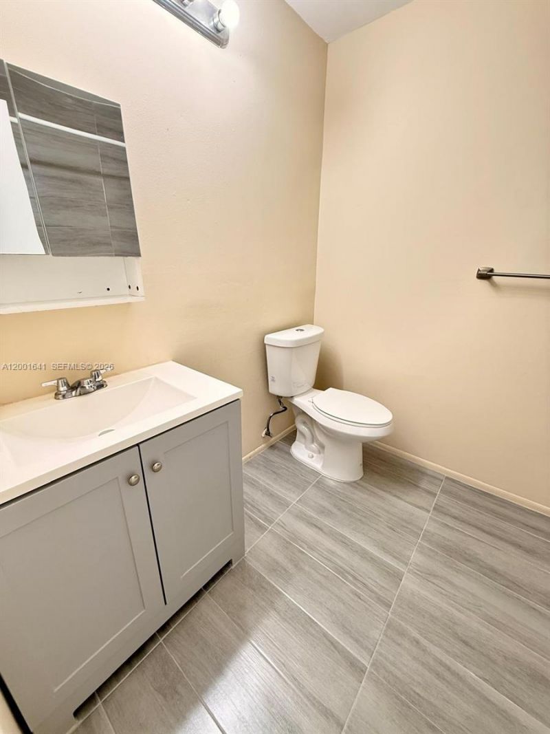 3301 Raleigh St , Unit 4D, Hollywood, FL 33021 Photo