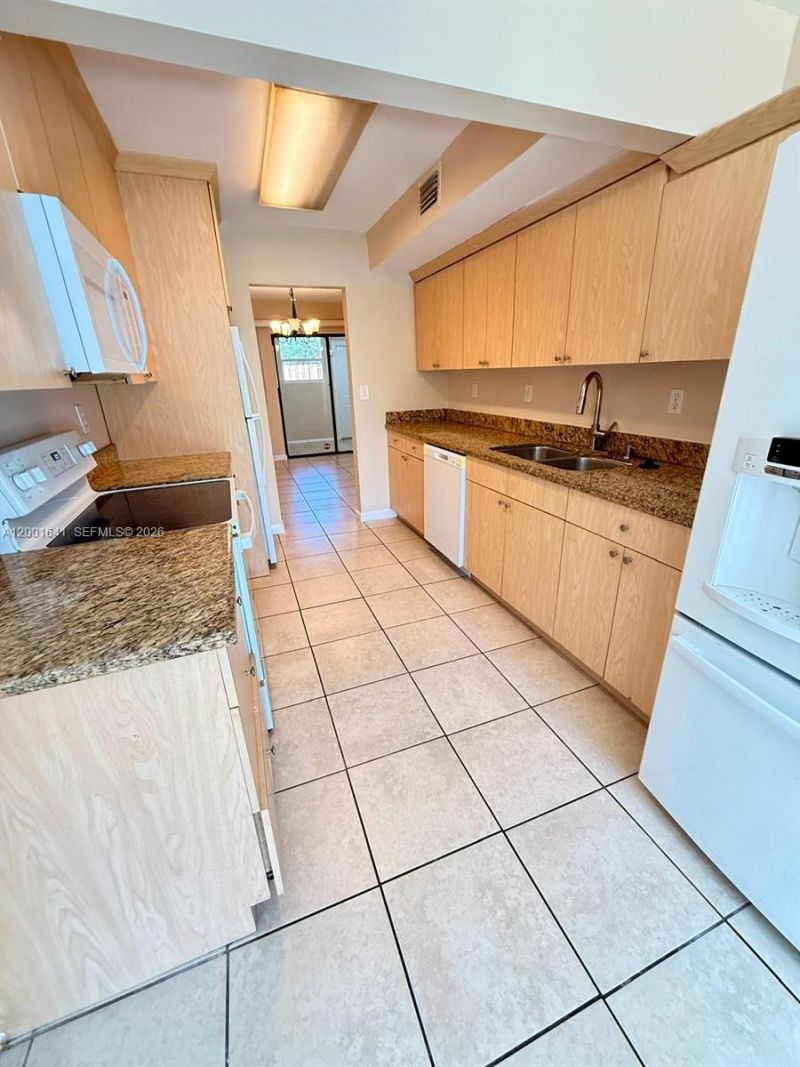 3301 Raleigh St , Unit 4D, Hollywood, FL 33021 Photo