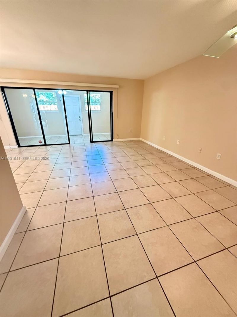 3301 Raleigh St , Unit 4D, Hollywood, FL 33021 Photo