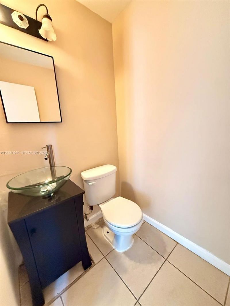 3301 Raleigh St , Unit 4D, Hollywood, FL 33021 Photo