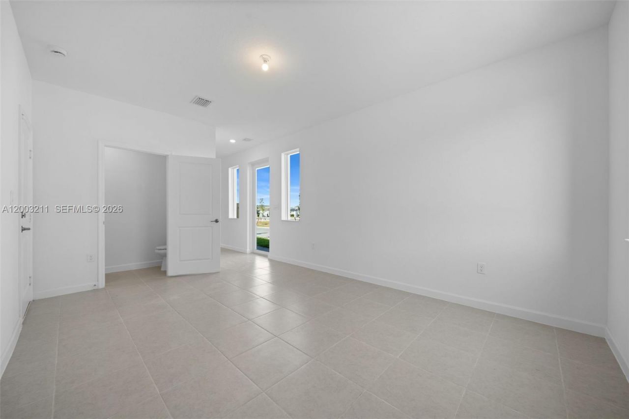 715 SE 15th St , Unit ., Homestead, FL 33034 Photo