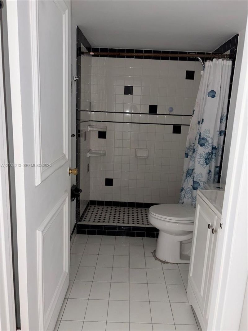 401 NW 72nd Ave, Unit 209-D, Miami, FL 33126 Photo