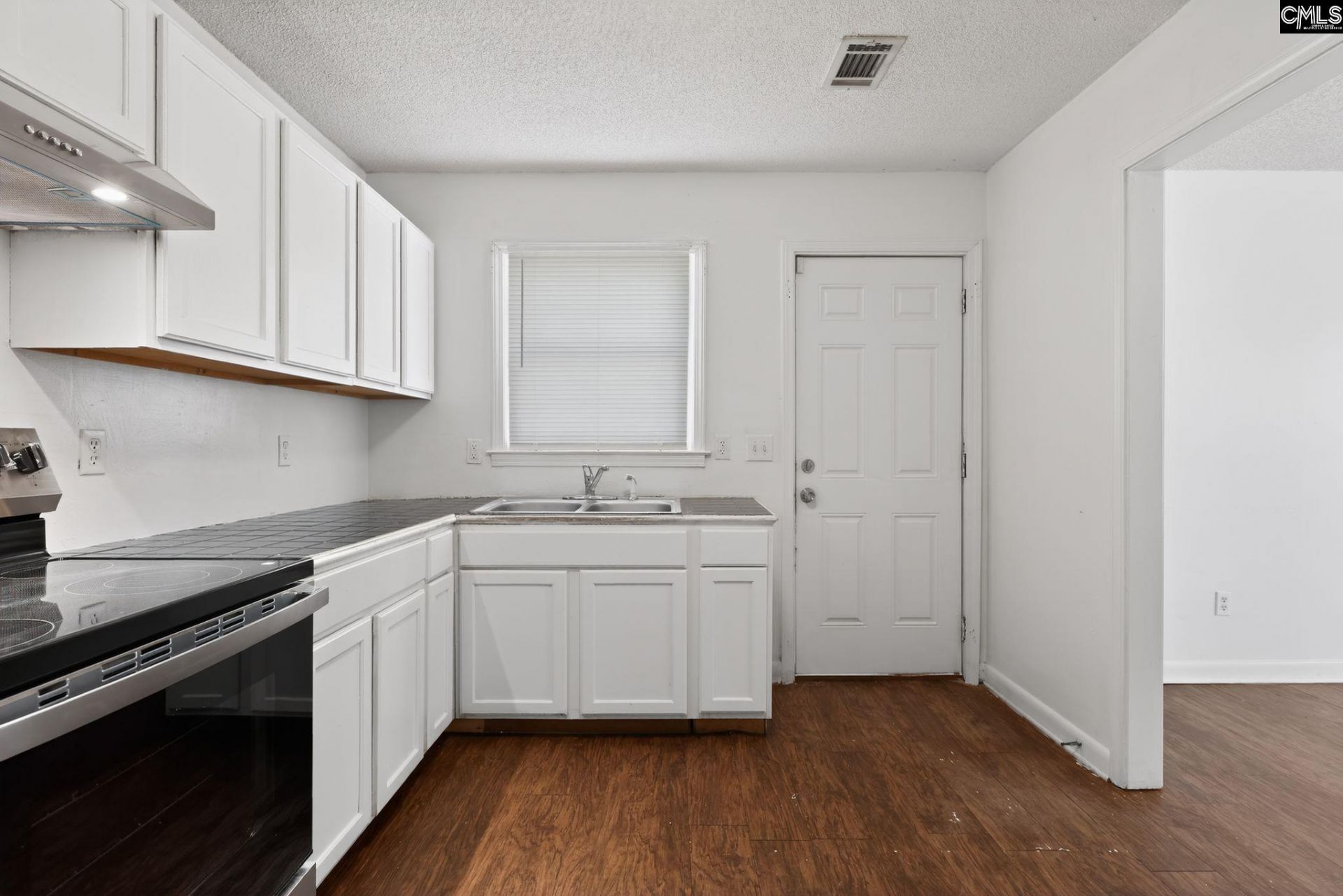 904 Woodale Circle  Photo 12