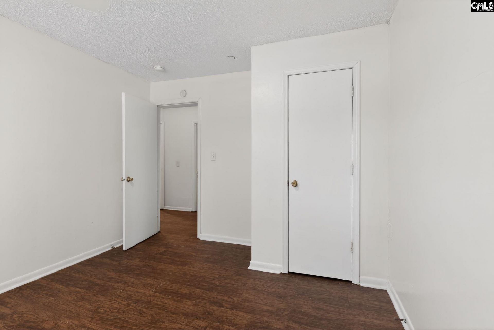 904 Woodale Circle  Photo 16