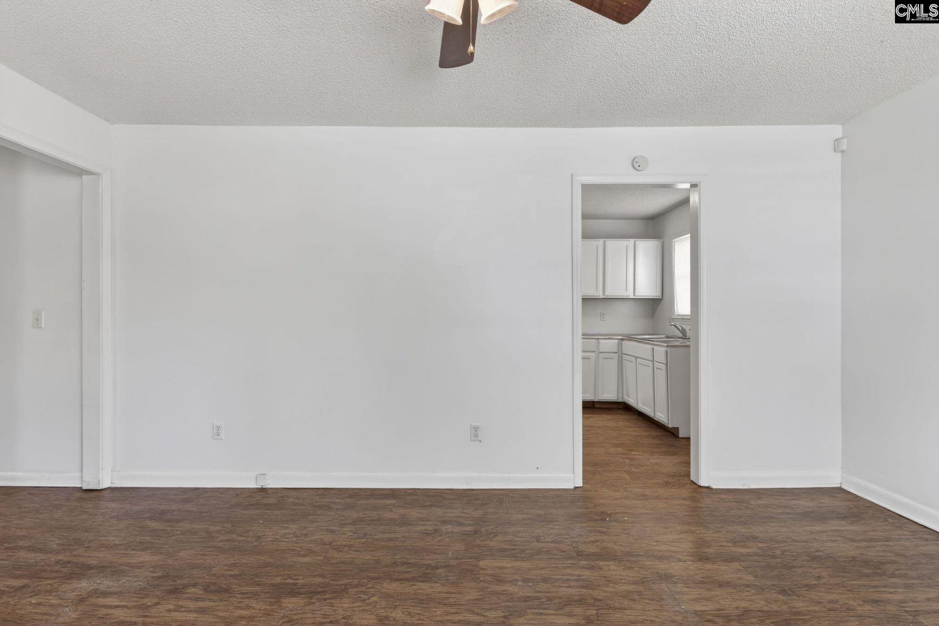 904 Woodale Circle  Photo 4